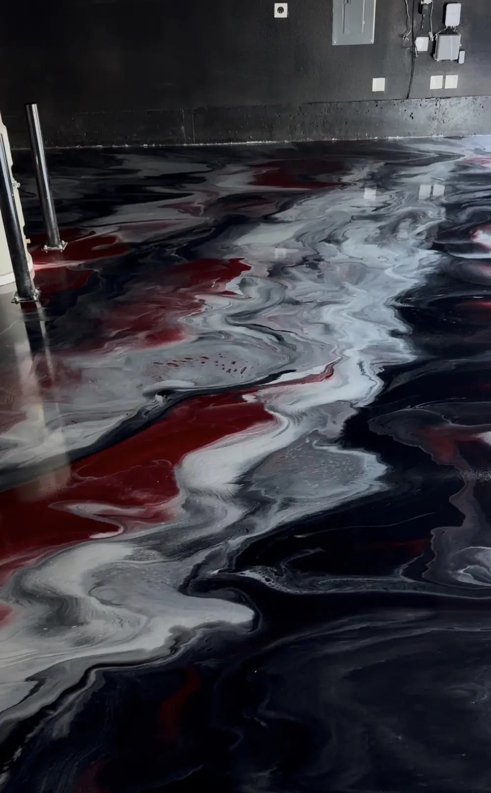 Metallic epoxy floor in a Keizer Oregon garage